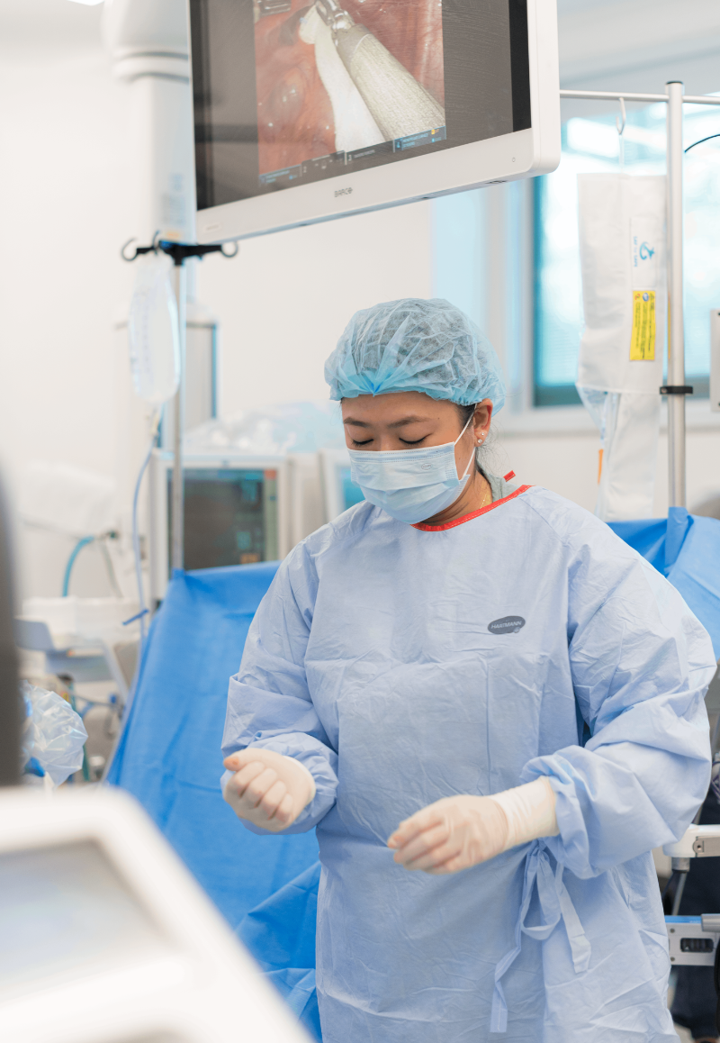 Dra. Fernanda Okita operando